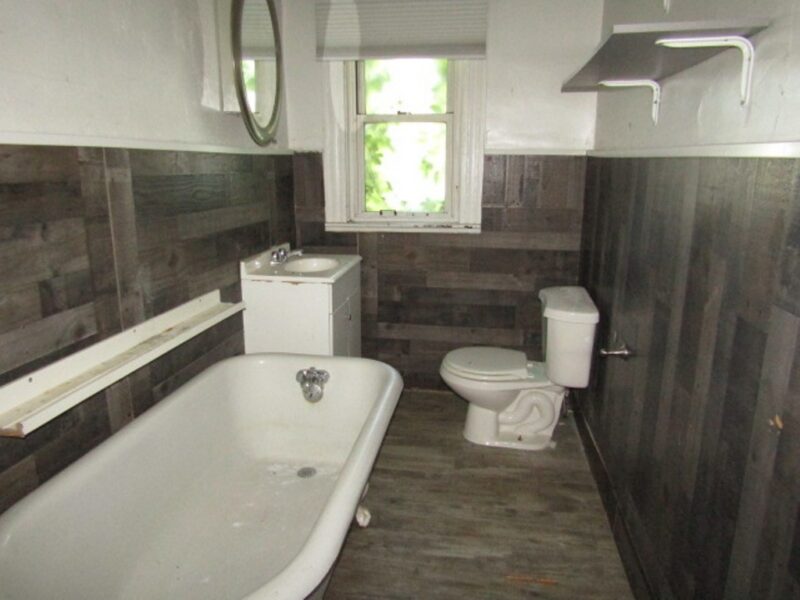 331 James St — photo 6