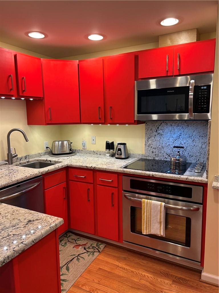 320 Fort Duquesne Blvd 7G — photo 3