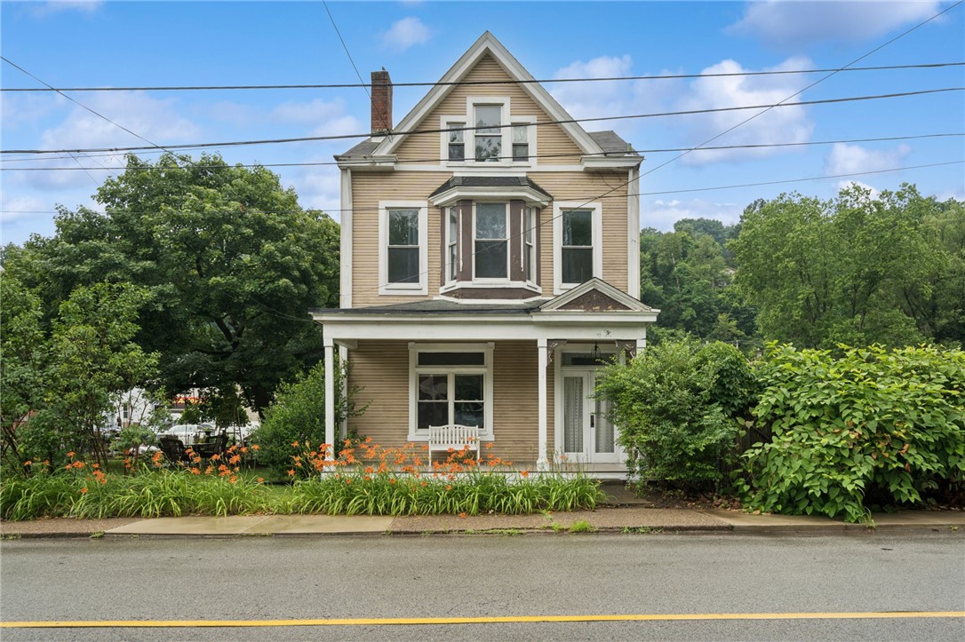 1523 Evergreen Ave — photo 1