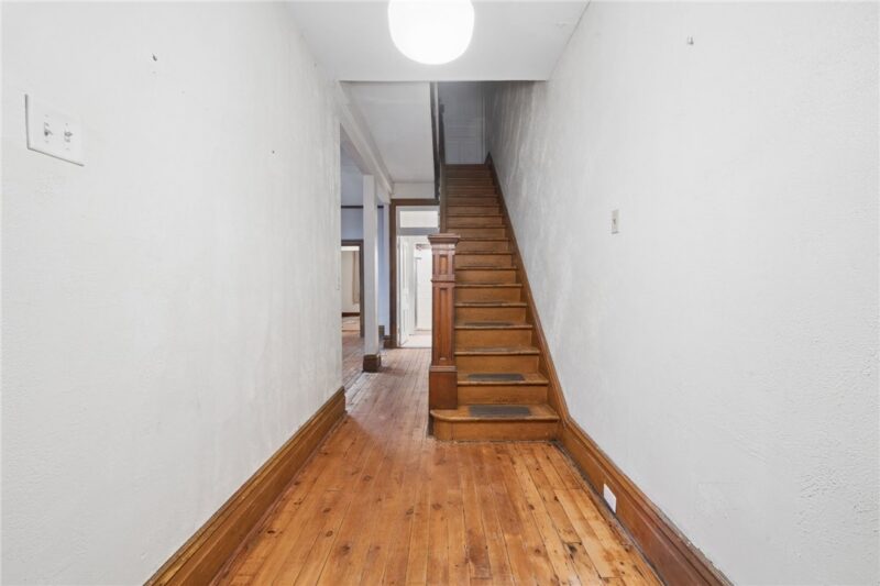 1523 Evergreen Ave — photo 3