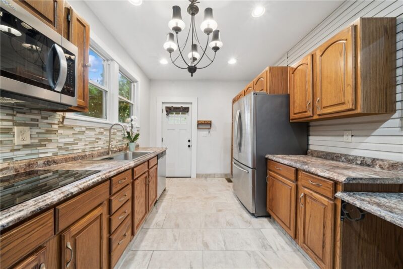 1523 Evergreen Ave — photo 8