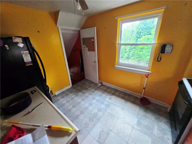 248 Johnston Rd — photo 2