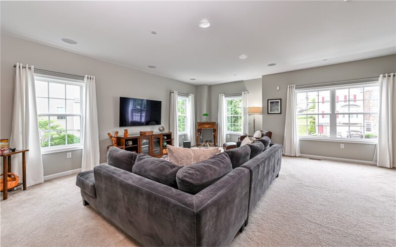 691 Freedom Dr — photo 4