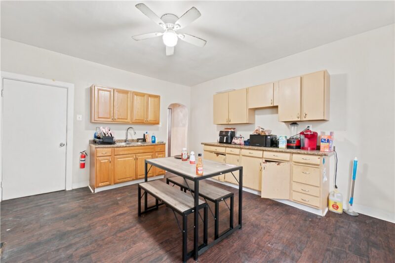 409 Gardner St — photo 7