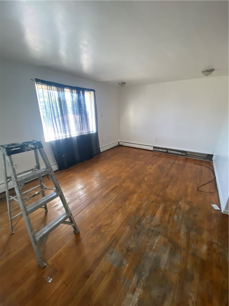 2525 Webster Ave — photo 6
