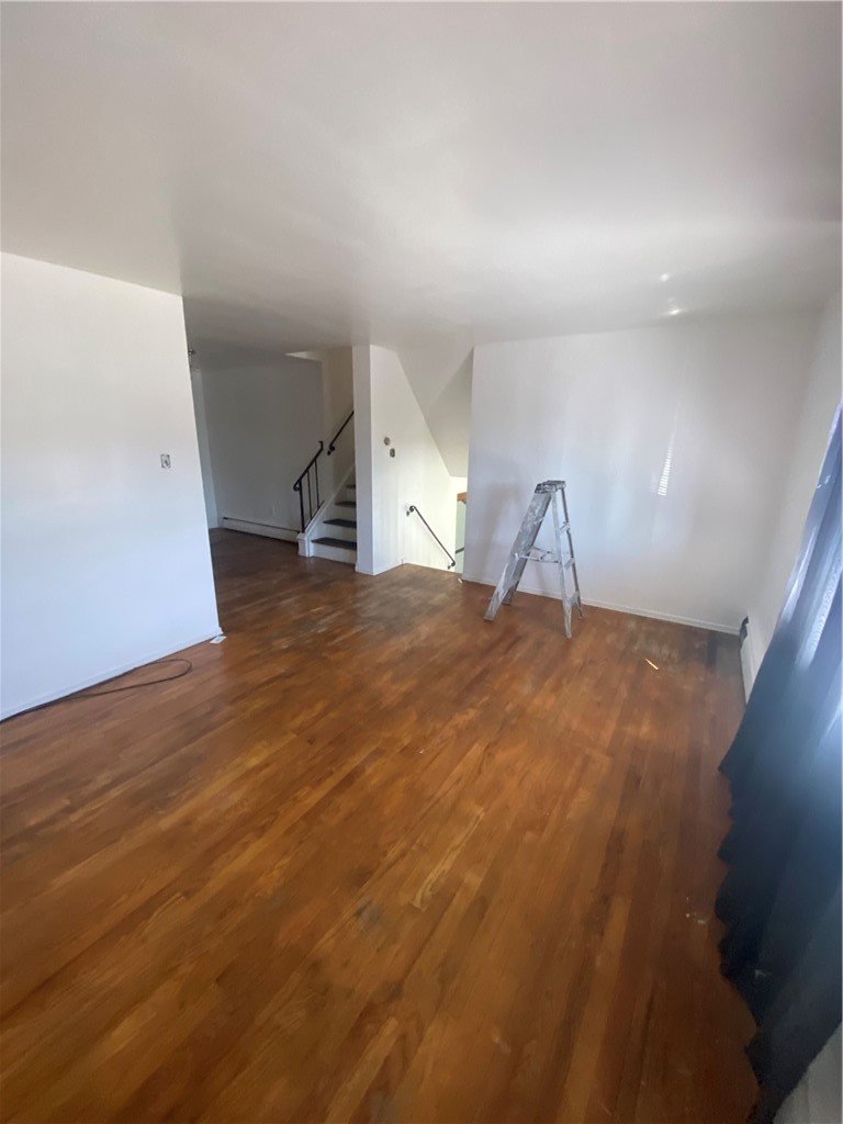 2525 Webster Ave — photo 7
