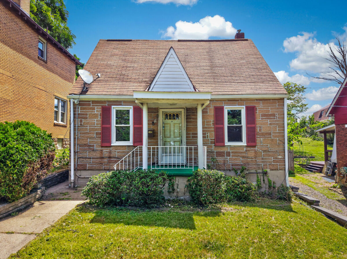 7722 Lloyd AVENUE — photo 1
