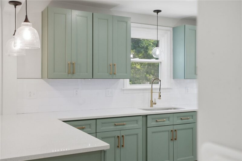 985 Blackhawk Rd — photo 2