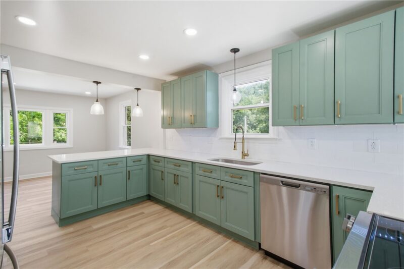 985 Blackhawk Rd — photo 4