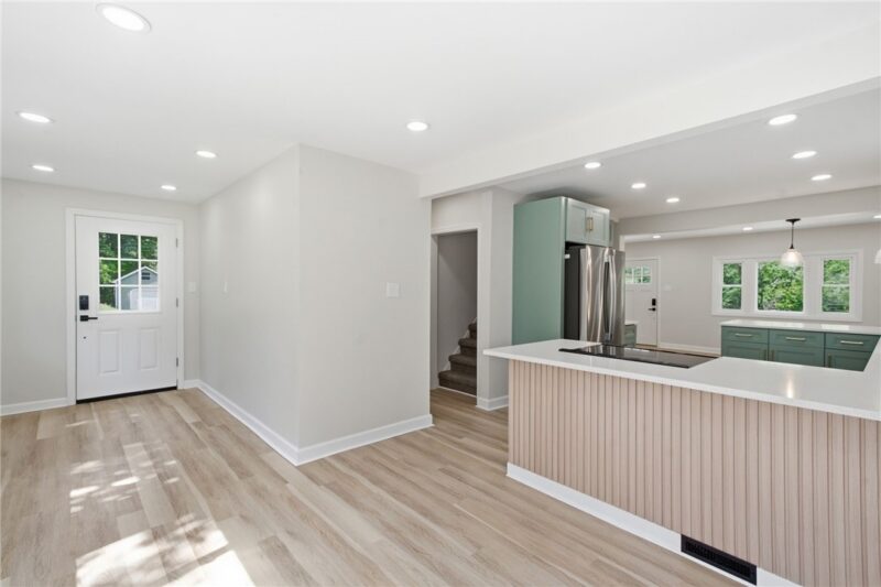 985 Blackhawk Rd — photo 6