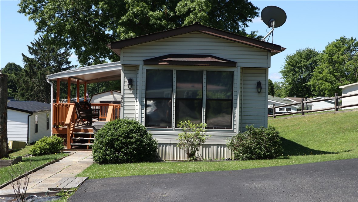 200 Forest Dr — photo 1