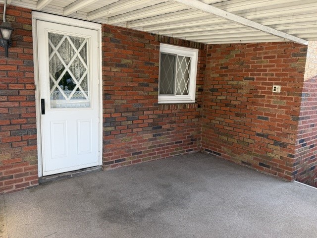 319 Sumner Ave — photo 2