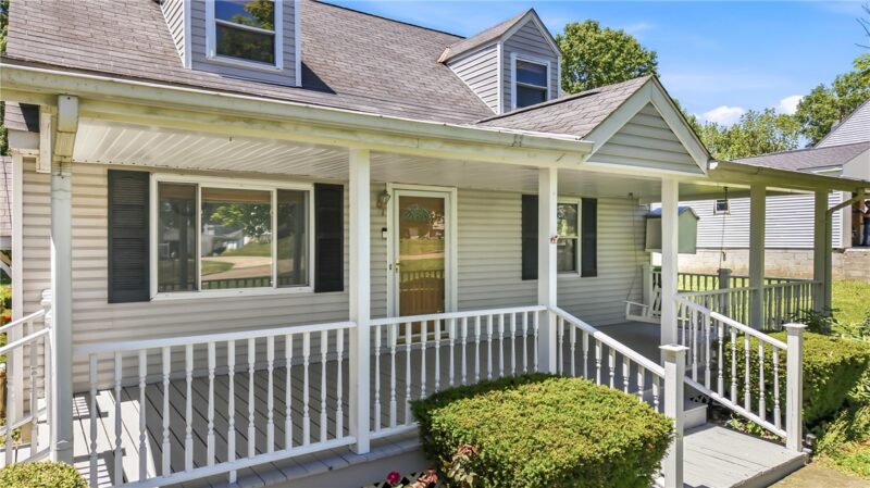 90 Rexford Dr. — photo 3