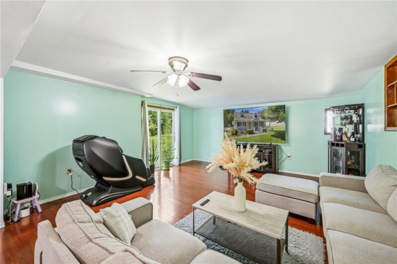 90 Rexford Dr. — photo 6