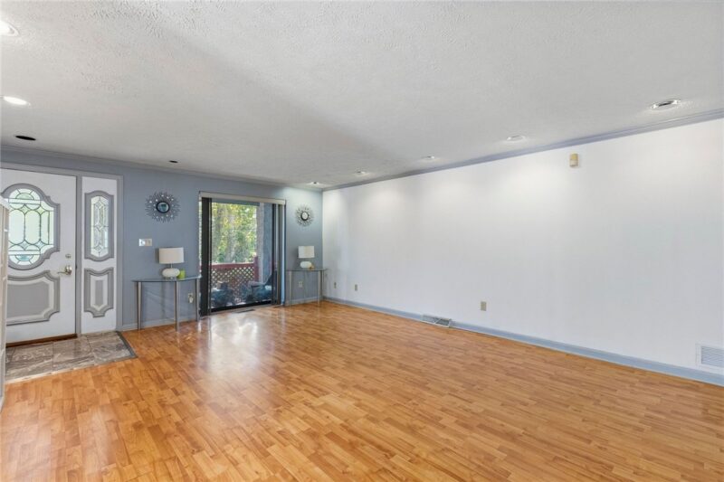 130 Lincoln Ave — photo 5