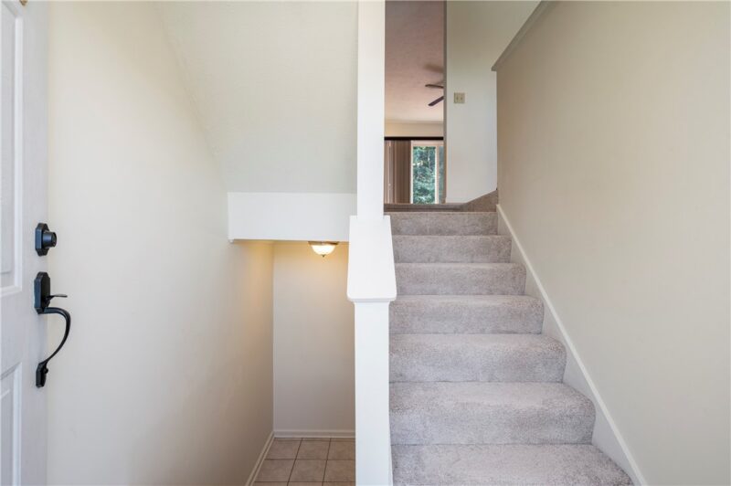 142 Jarod Drive — photo 2