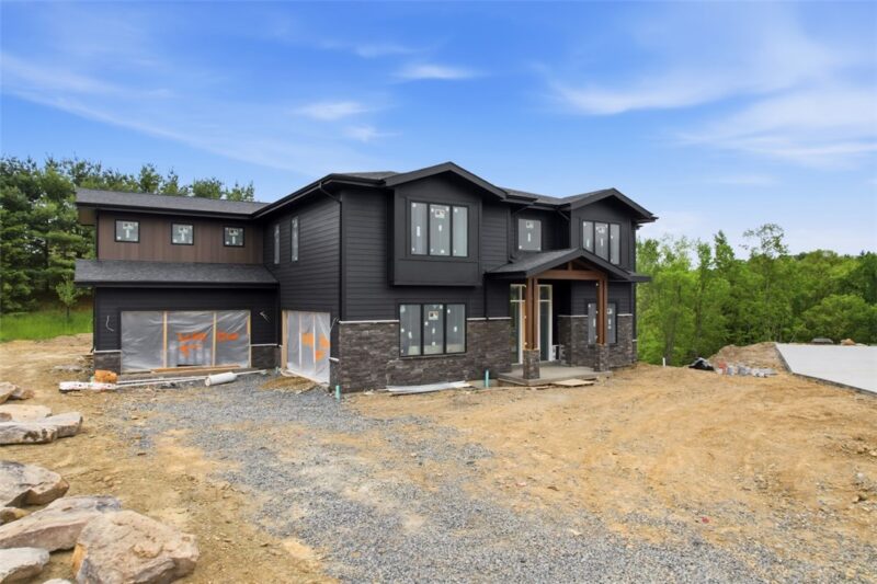 2397 Leonard Lane — photo 3