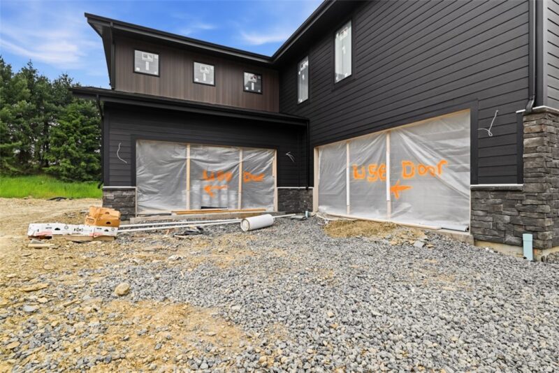 2397 Leonard Lane — photo 4
