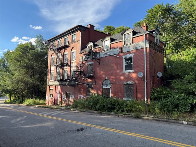 600 Oakwood St — photo 2