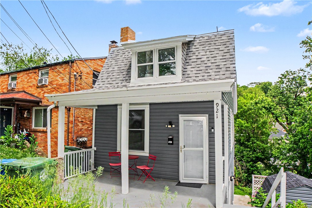 921 Saint Anne St — photo 1