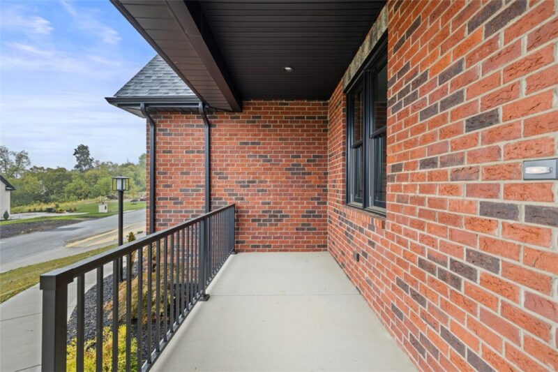 1037 Skyline Dr — photo 3
