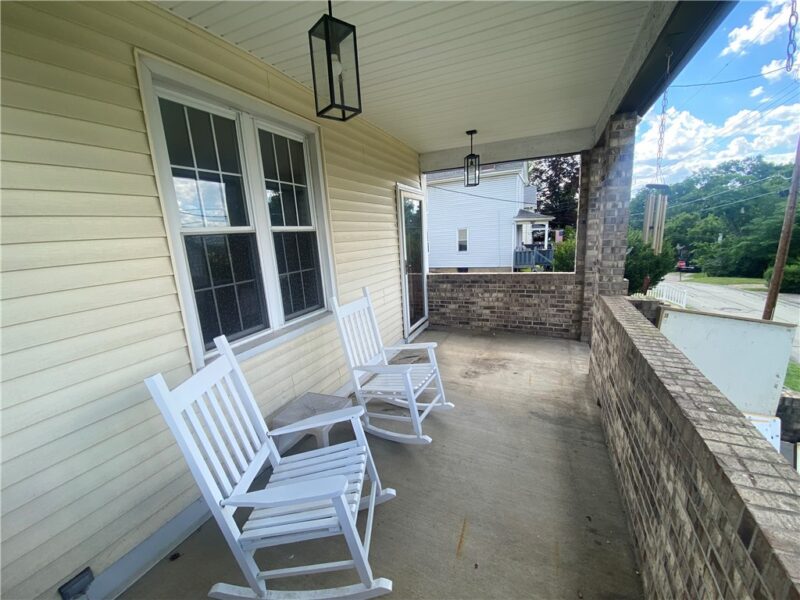 1114 Glass St — photo 2
