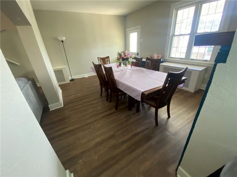 1114 Glass St — photo 4