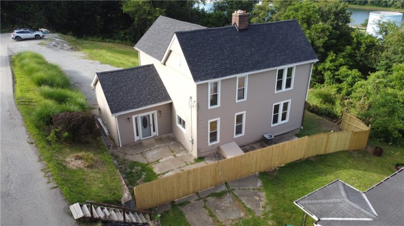 42 Kennedy Rd — photo 2