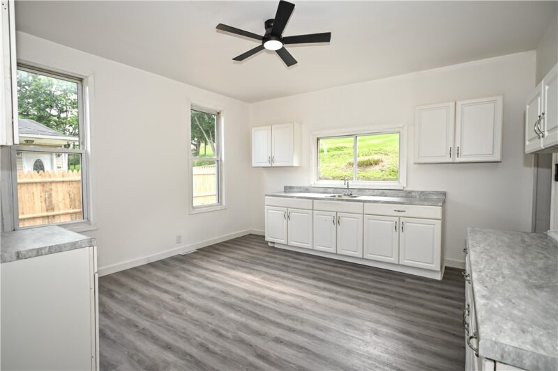 42 Kennedy Rd — photo 8
