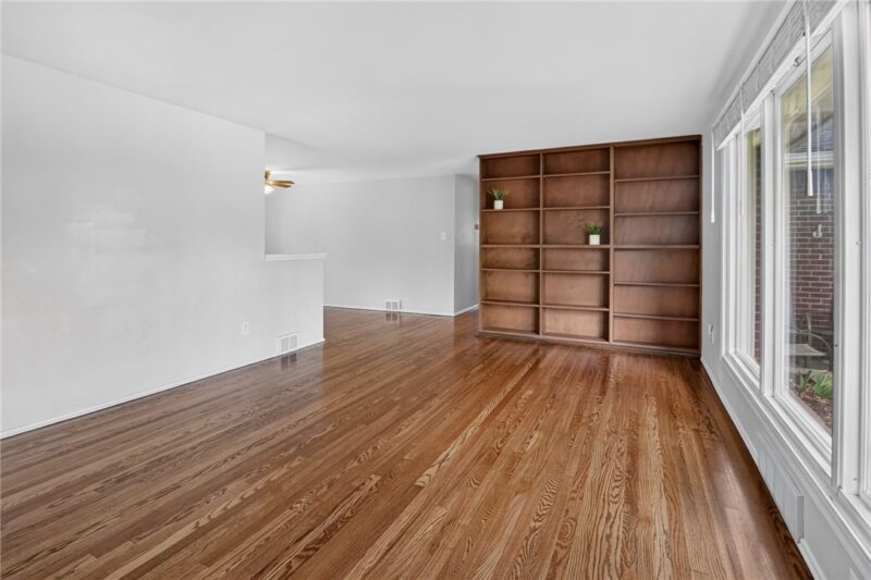 385 MAPLEWOOD DRIVE — photo 5