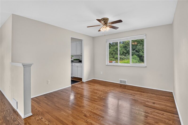 385 MAPLEWOOD DRIVE — photo 6