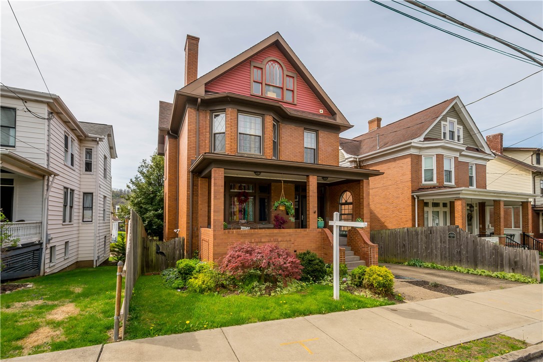 337 W College Street — photo 1