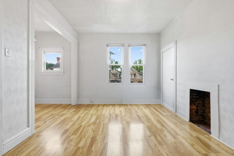 3908 Winterburn Avenue — photo 3