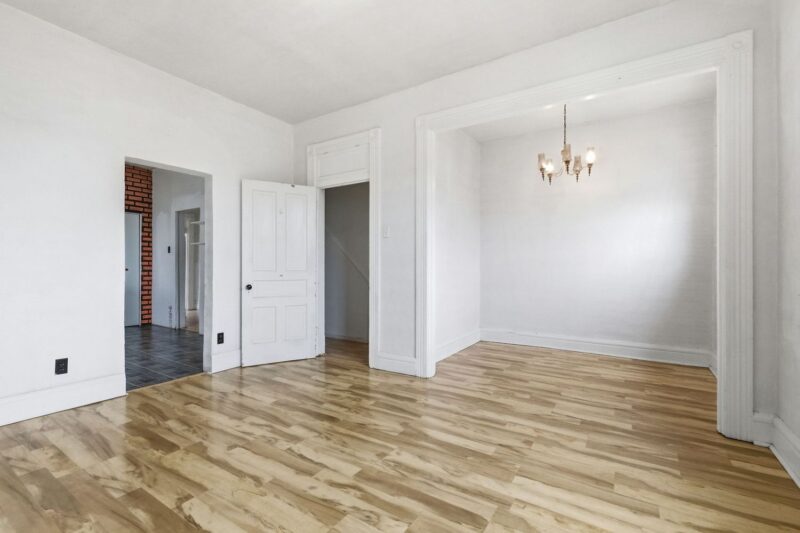 3908 Winterburn Avenue — photo 4