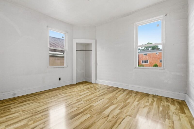 3908 Winterburn Avenue — photo 8