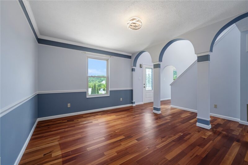 1342 Morgan Cir — photo 2