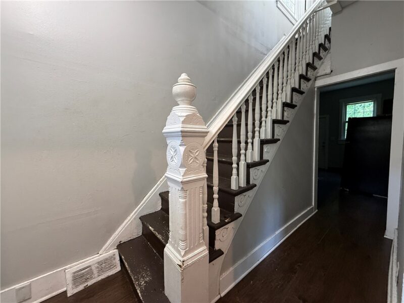 524 W Burgess St — photo 5