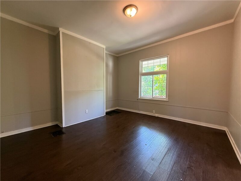 524 W Burgess St — photo 7