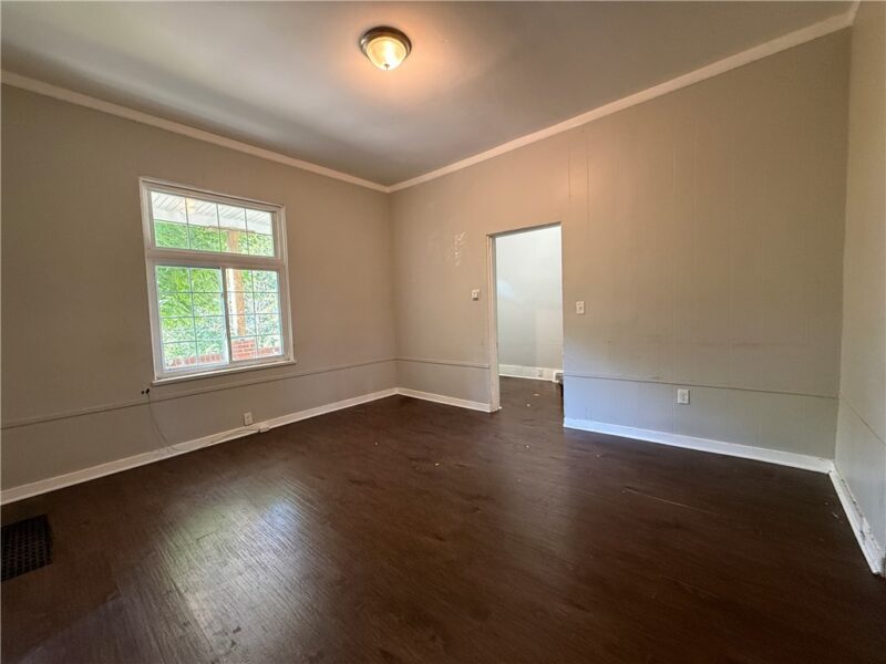 524 W Burgess St — photo 8
