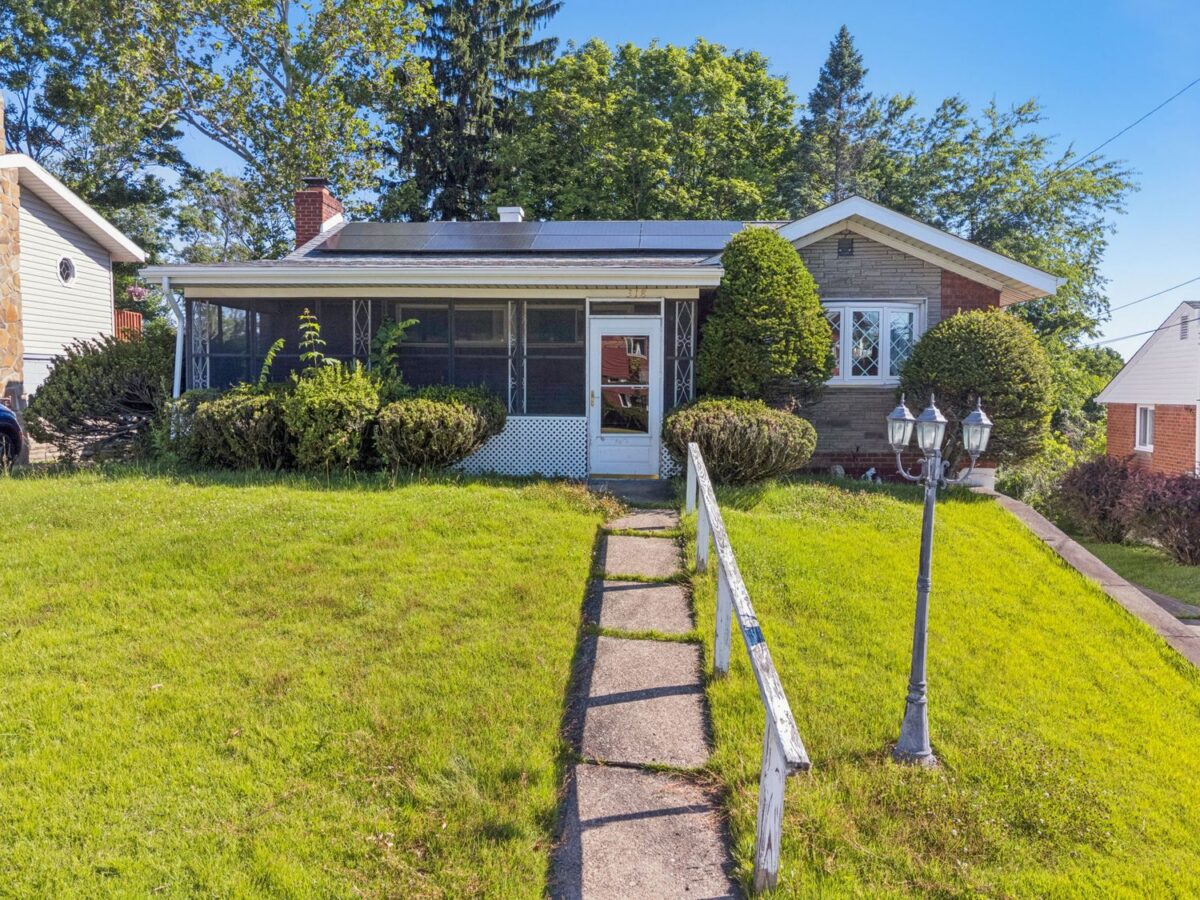 318 Dunbar Dr — photo 1