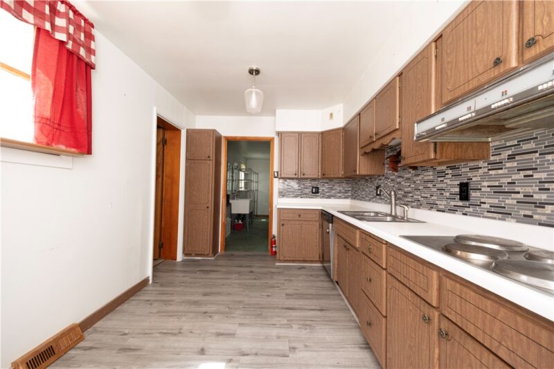 123 Smith St — photo 5