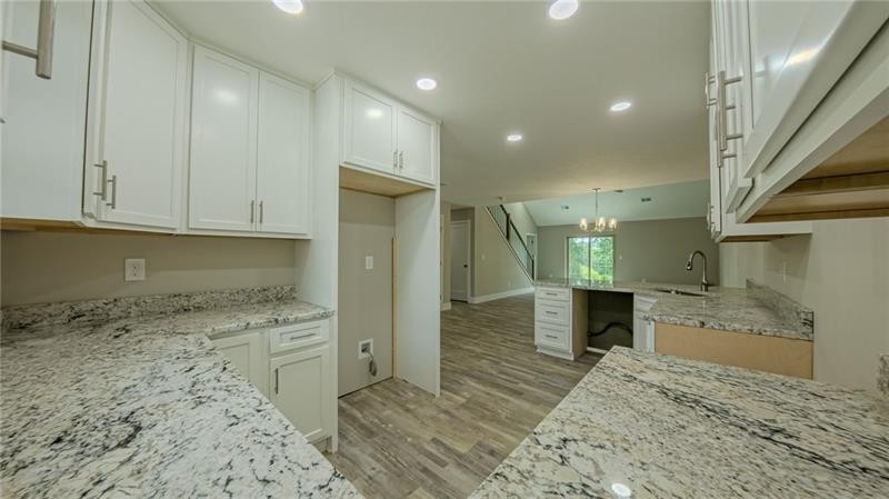 740 Sandstone Way — photo 6
