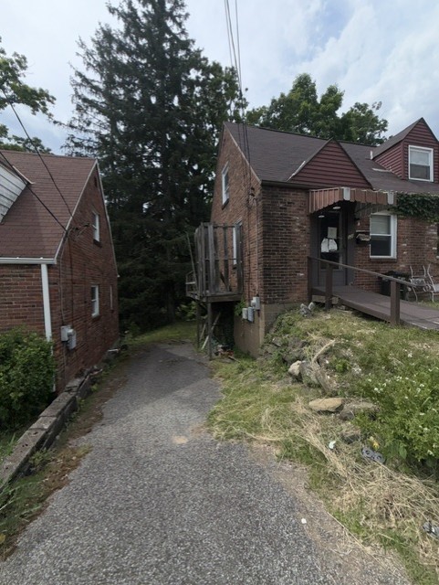 321 Lawnwood Avenue — photo 2