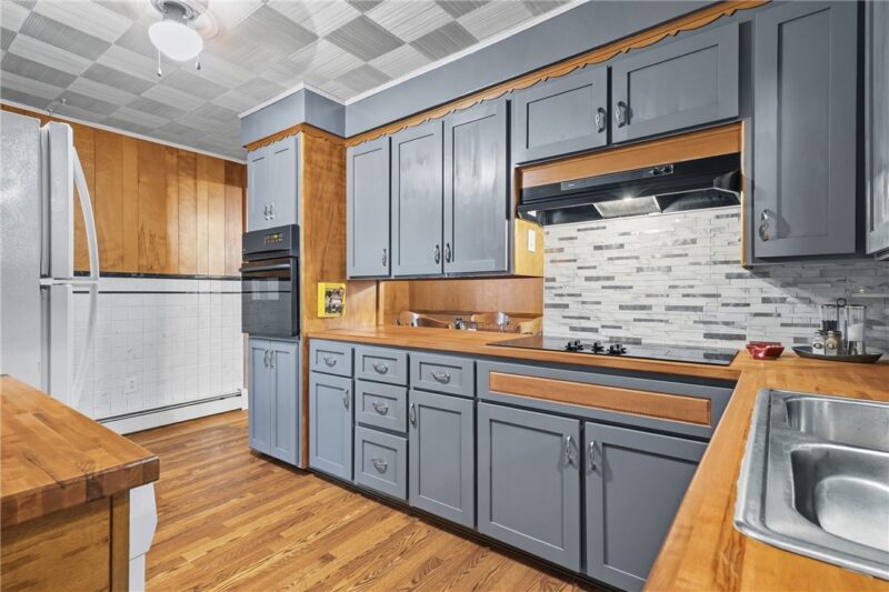114 Gray Ave — photo 3