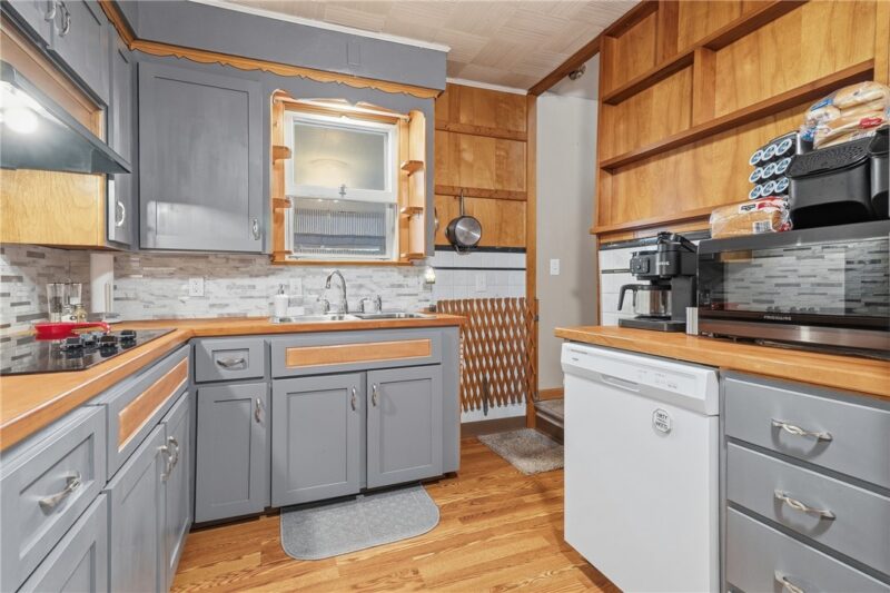 114 Gray Ave — photo 4