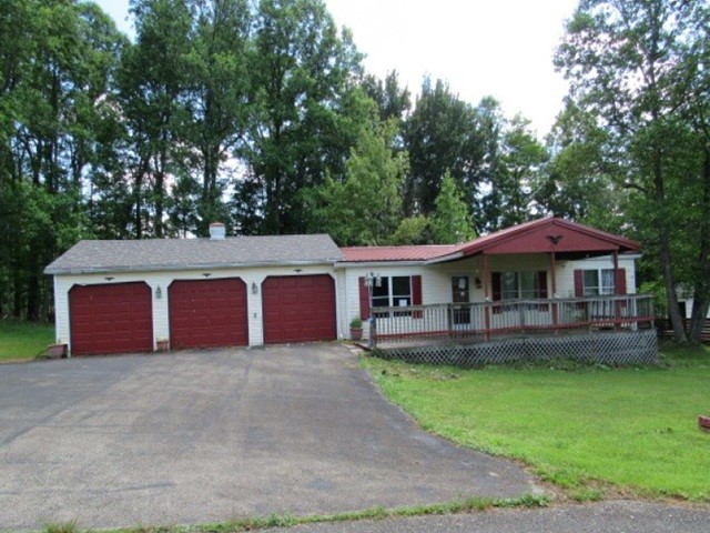 140 Victoria Ln — photo 1