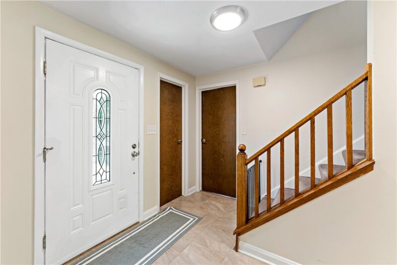 2105 Pendleton Dr — photo 2