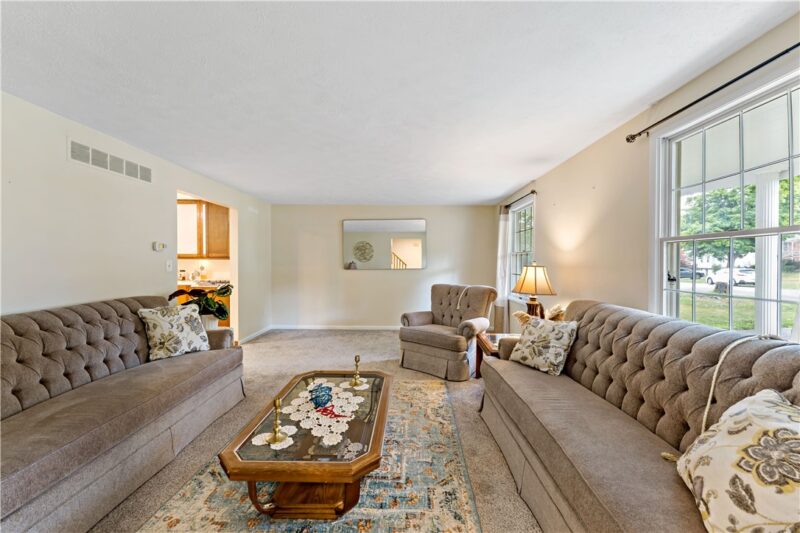 2105 Pendleton Dr — photo 3