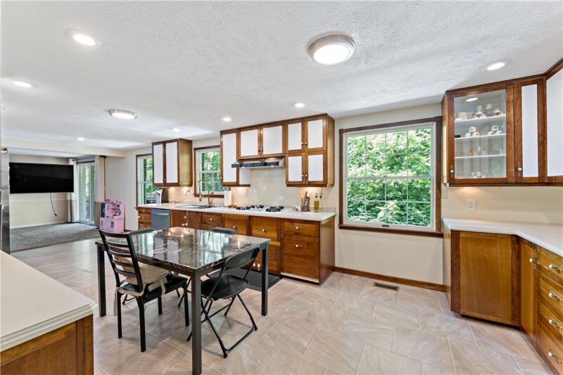 2105 Pendleton Dr — photo 5