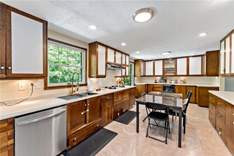 2105 Pendleton Dr — photo 7